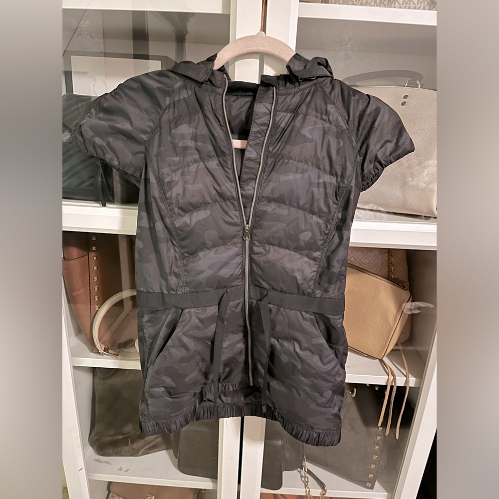 Camo lululemon vest